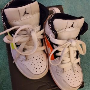 Toddler jordan 1 mid notebook size 7c